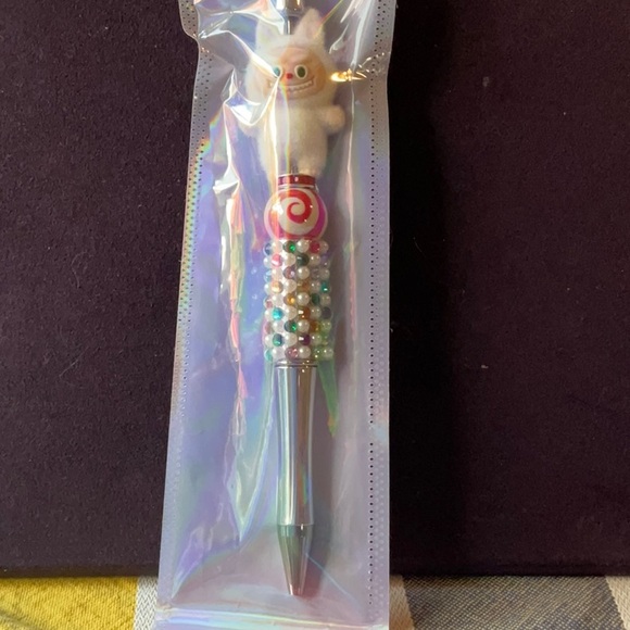 💜🩵💚 LABUBU BEDAZZLED PENS 🩷💛🧡 - Picture 8 of 16